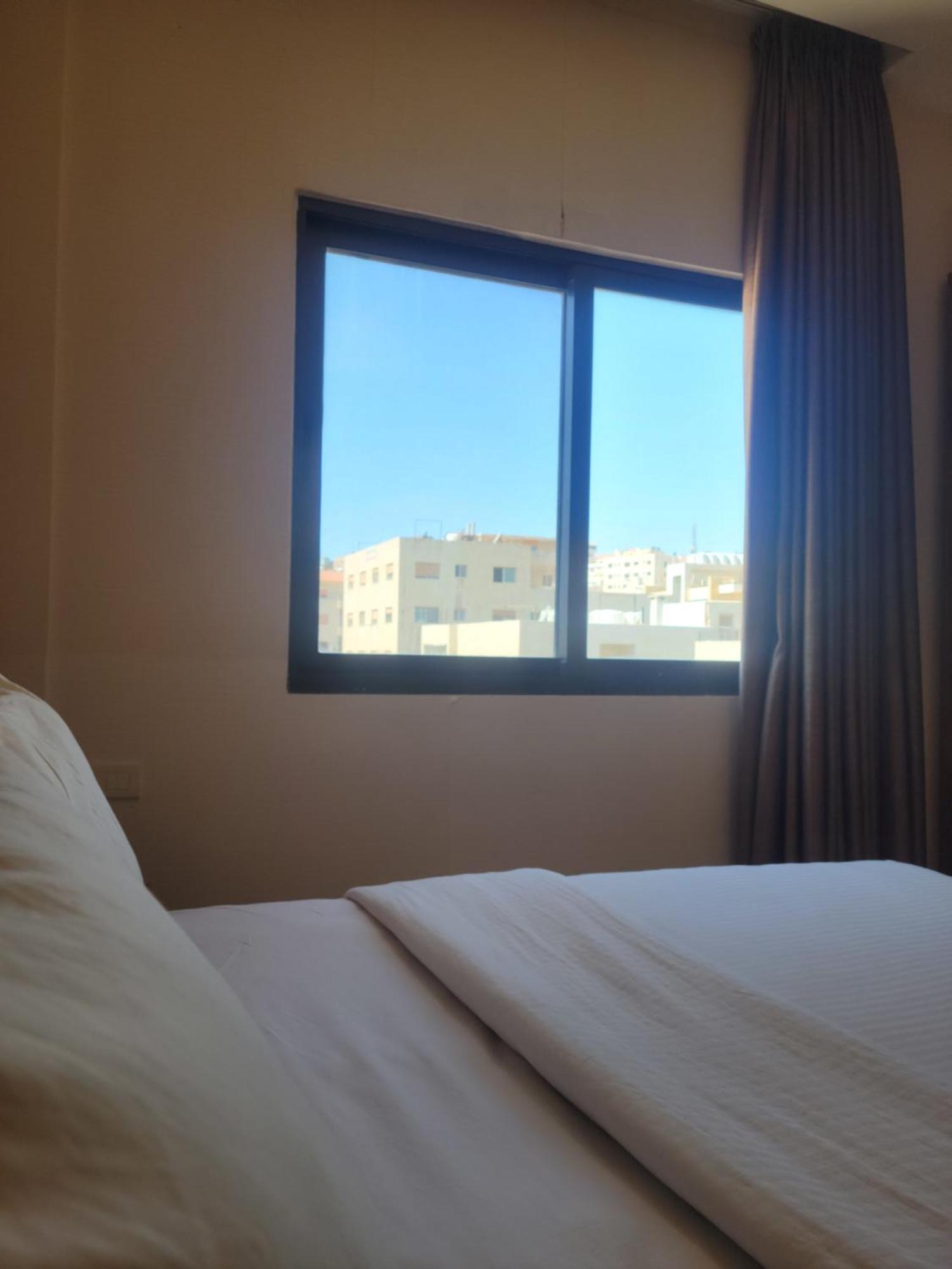 Big Ben Hotel Suites Amman Exteriör bild