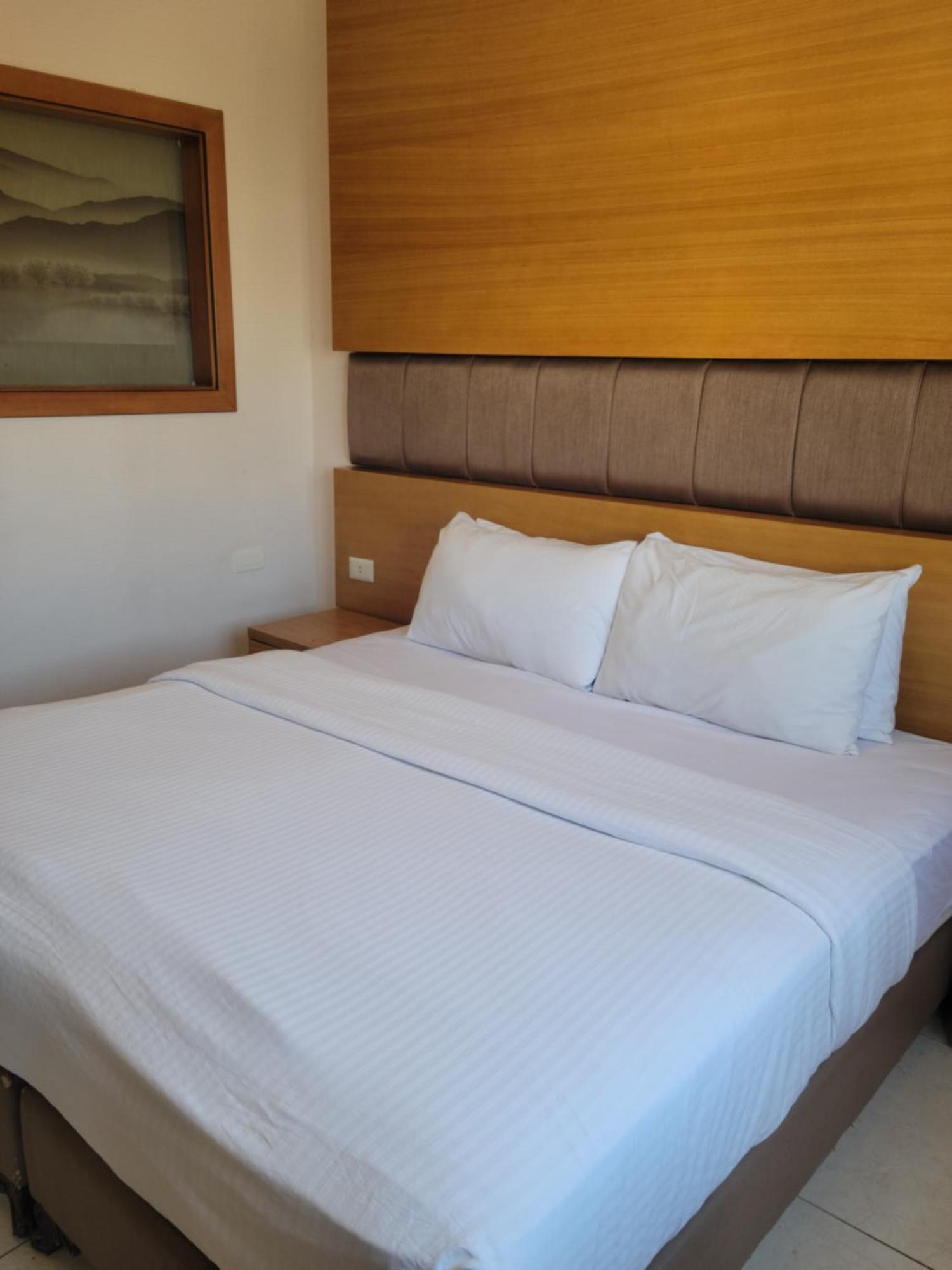 Big Ben Hotel Suites Amman Exteriör bild