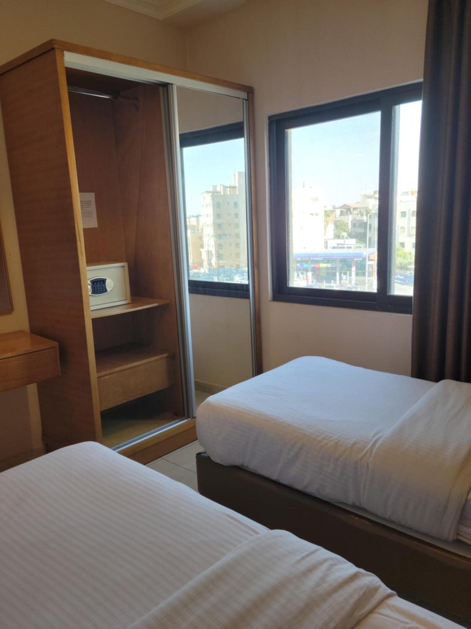 Big Ben Hotel Suites Amman Exteriör bild