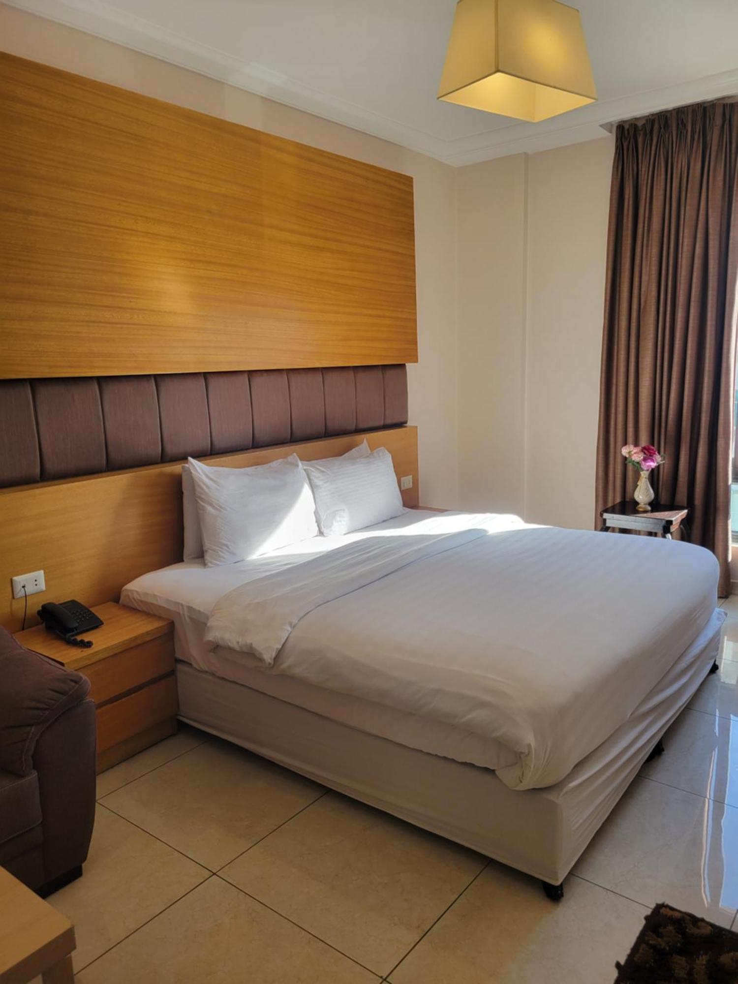 Big Ben Hotel Suites Amman Exteriör bild