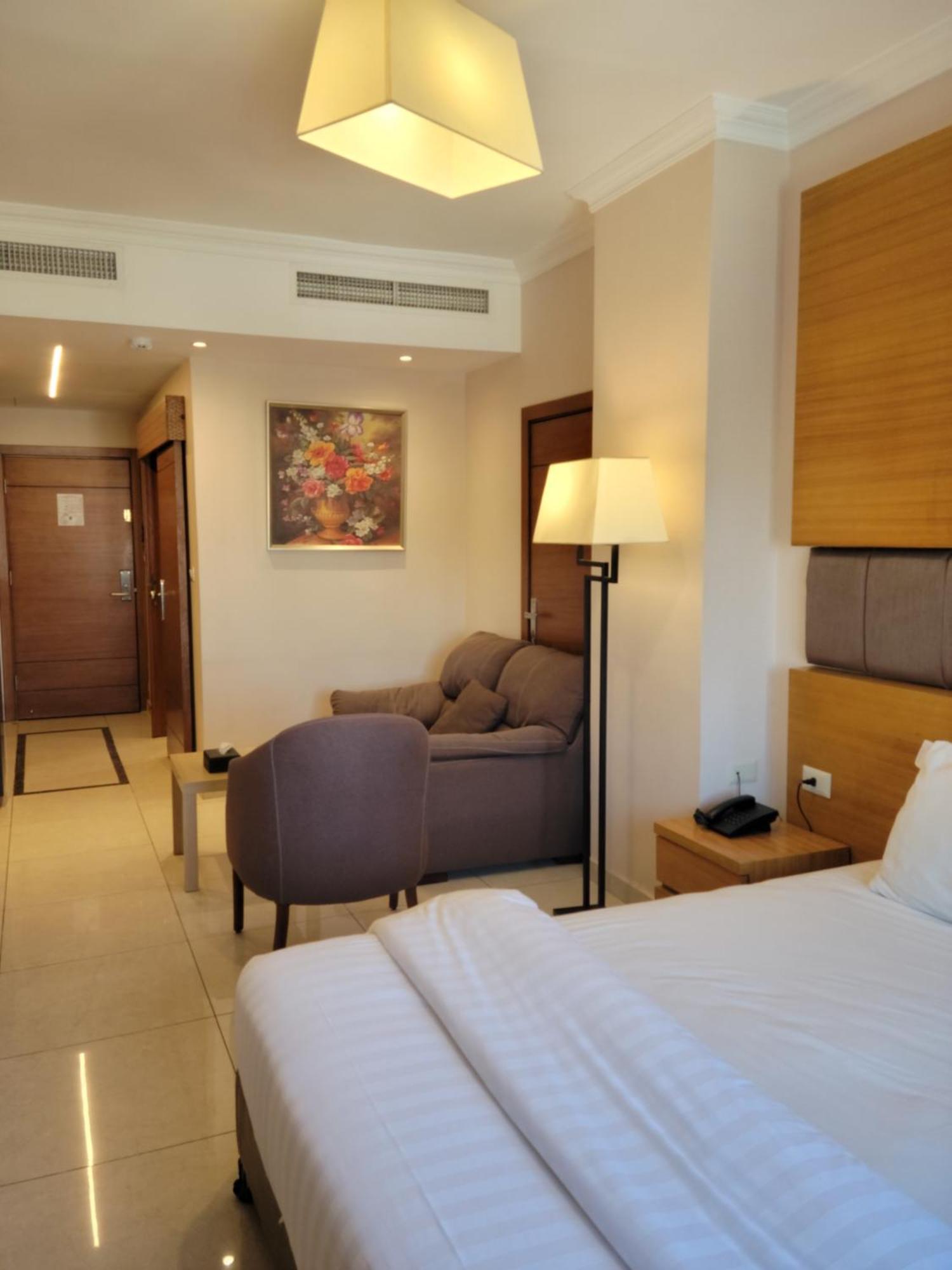 Big Ben Hotel Suites Amman Exteriör bild