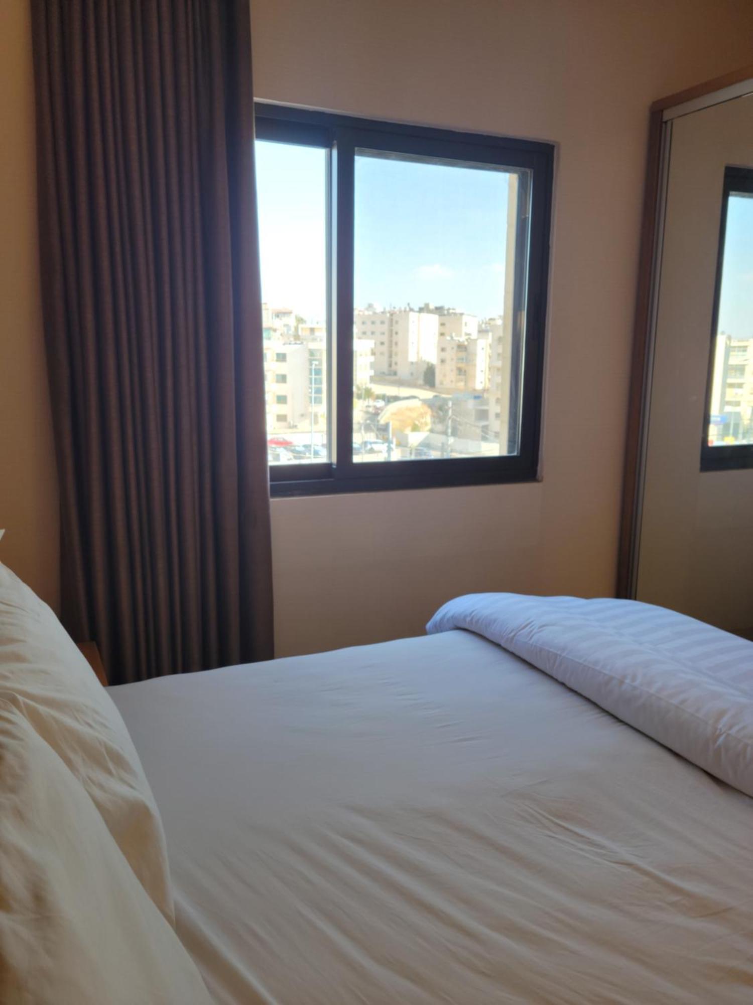 Big Ben Hotel Suites Amman Exteriör bild